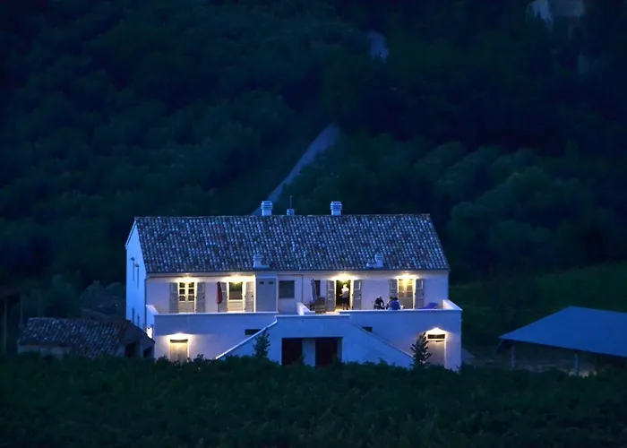 Bed and breakfast Casale Fonte Vecchia 3*