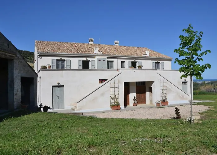 Bed and breakfast Casale Fonte Vecchia 3*