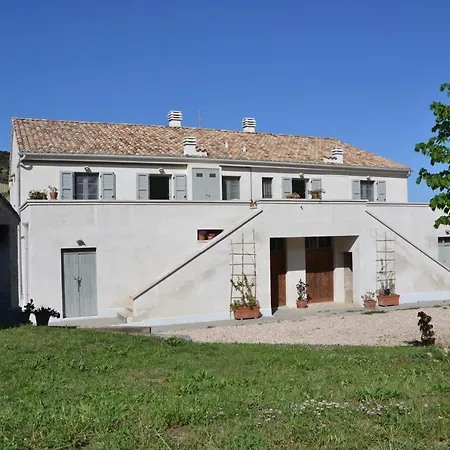 Bed and breakfast Casale Fonte Vecchia 3*